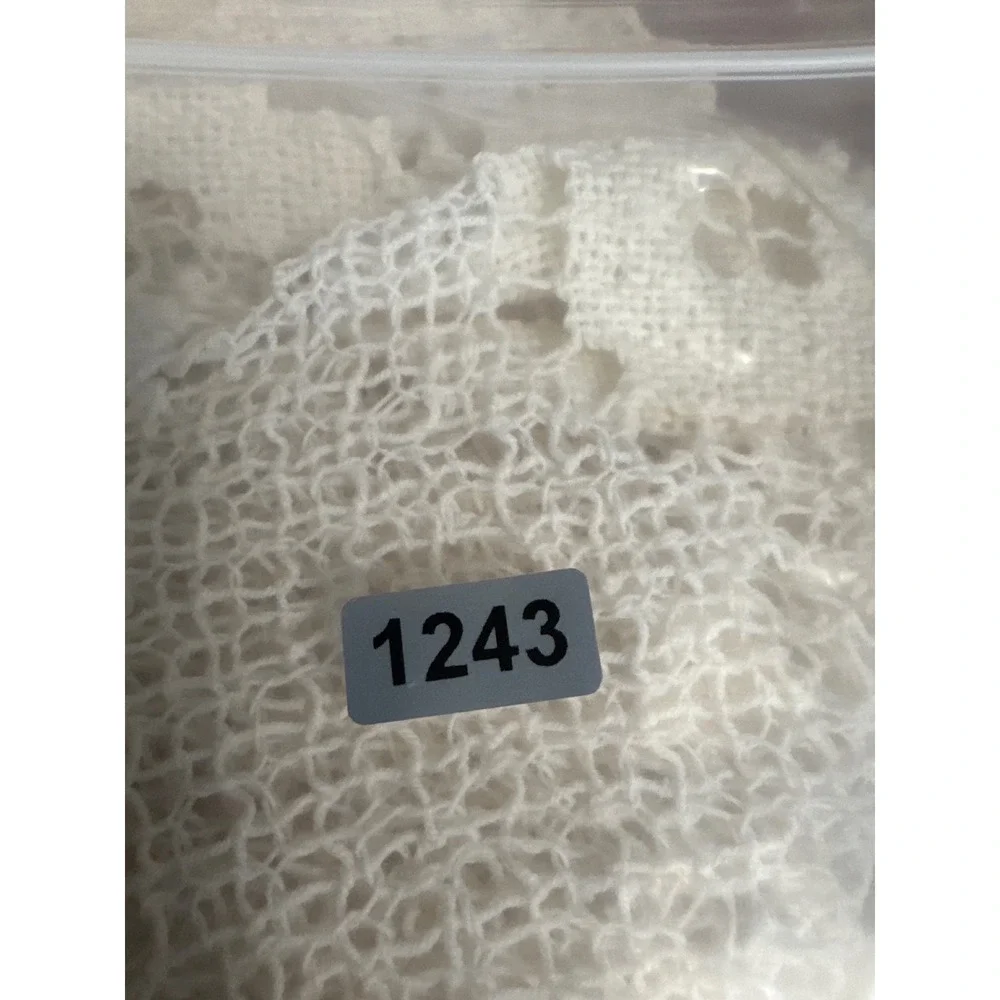 Vintage Round Lace Doily Cream Floral Embroidered Scalloped Table Topper 29 Inch